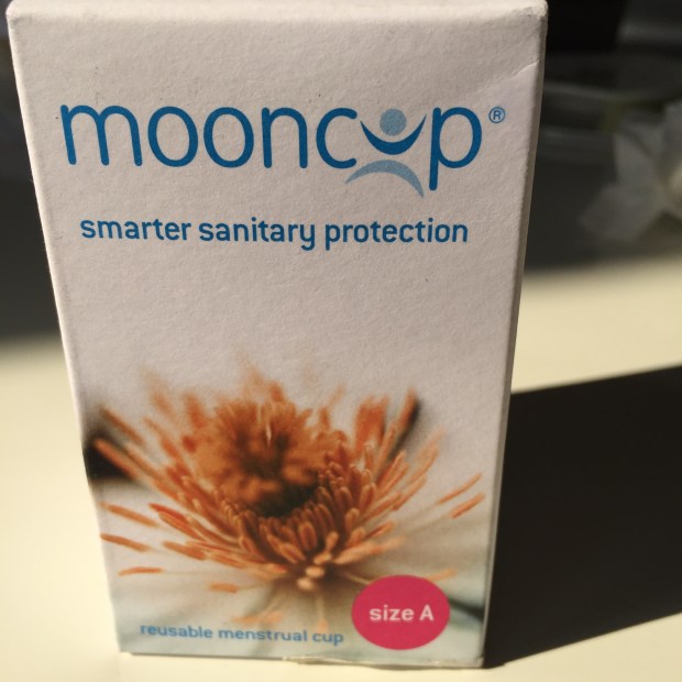 151216 mooncup in box